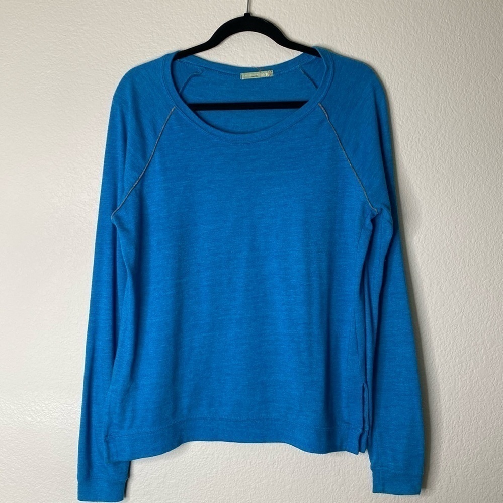 Alternative Earth pullover sweater women’s medium lightweight